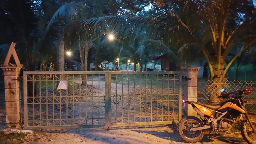 Chalet Kampong Semawar Kuala Kangsar Eksteriør bilde